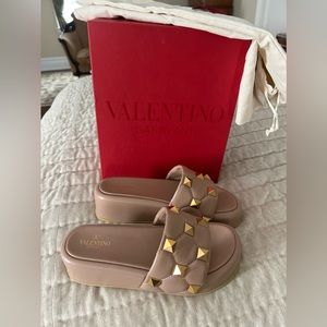 Valentino Platform Slides